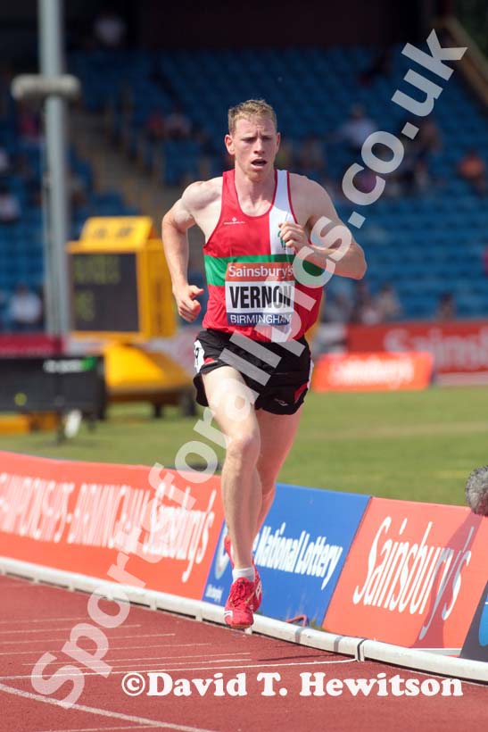 Andy Vernon wins the 5000 metres at the Sainsbury's British Championships, Birmingham.